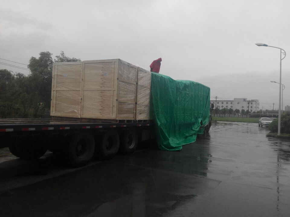 2017年6月北京創(chuàng)聯(lián)匯通電氣-雨中發(fā)貨現(xiàn)場，一直以顧客服務為較好